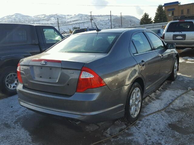 3FAHP0HA5AR412367 - 2010 FORD FUSION SE GRAY photo 4