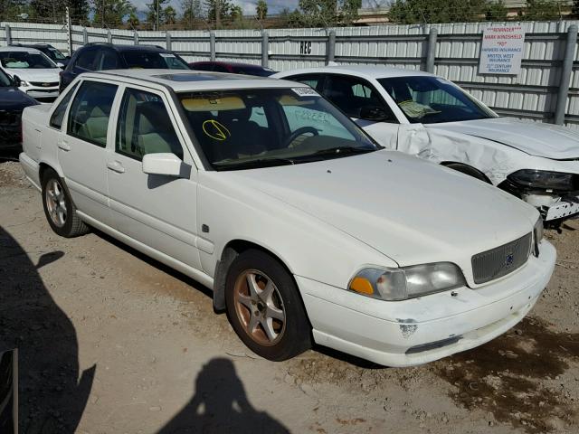 YV1LS55A2X1596782 - 1999 VOLVO S70 WHITE photo 1