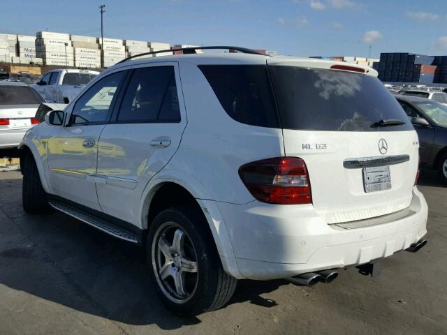 4JGBB77E28A358358 - 2008 MERCEDES-BENZ ML 63 AMG WHITE photo 3