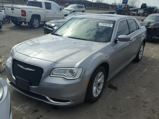 2C3CCAAG7FH828707 - 2015 CHRYSLER 300 LIMITE GRAY photo 2