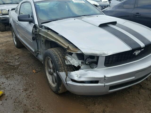 1ZVHT80N685207721 - 2008 FORD MUSTANG GRAY photo 9