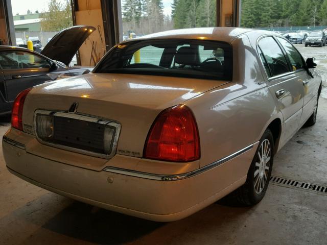 1LNHM82W63Y685162 - 2003 LINCOLN TOWN CAR S CREAM photo 4