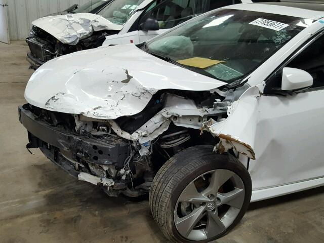 4T1BF1FK6EU817670 - 2014 TOYOTA CAMRY L/SE WHITE photo 9