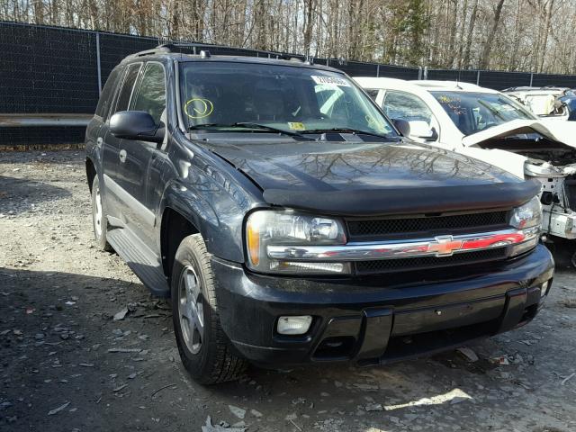 1GNDT13S952144368 - 2005 CHEVROLET TRAILBLAZE BLACK photo 1