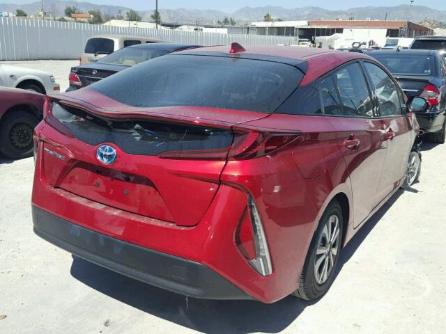 JTDKARFP8H3011482 - 2017 TOYOTA PRIUS PRIM RED photo 4