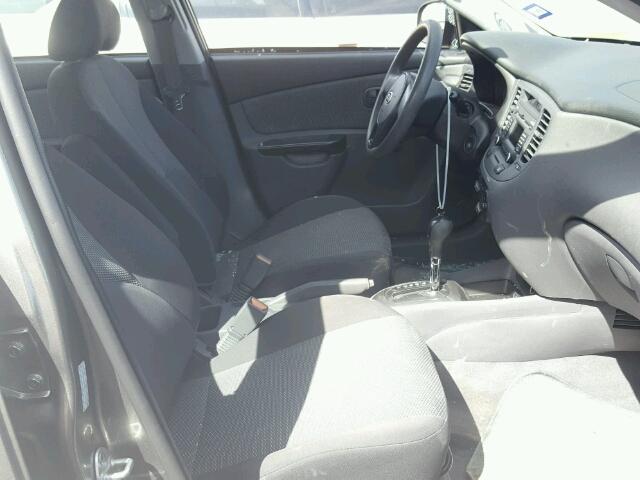 KNADH4A38A6632136 - 2010 KIA RIO LX Մոխրագույն լուսանկար 5