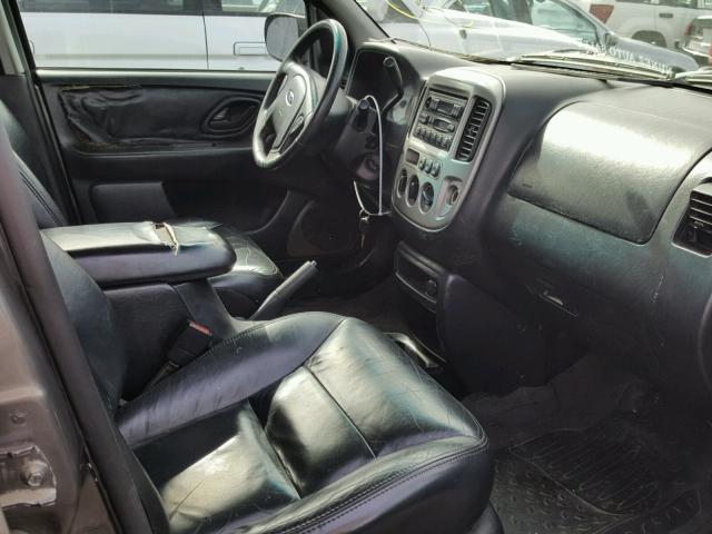 1FMCU04133KA41909 - 2003 FORD ESCAPE LIM GRAY photo 5