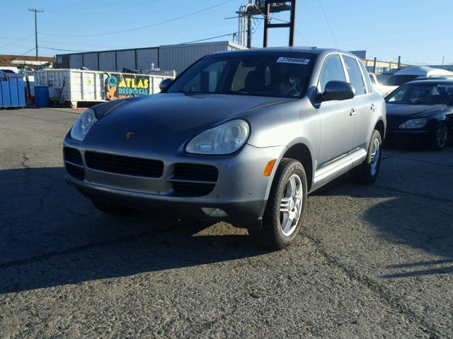 WP1AA29P04LA23469 - 2004 PORSCHE CAYENNE GRAY photo 2