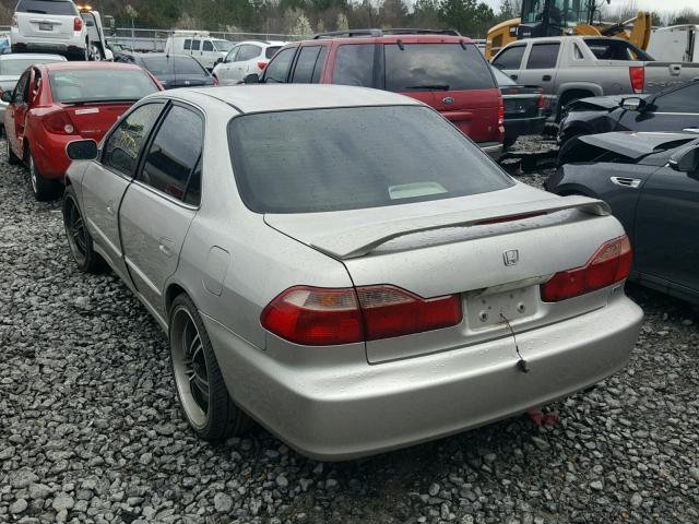 1HGCG1658WA001838 - 1998 HONDA ACCORD EX SILVER photo 3