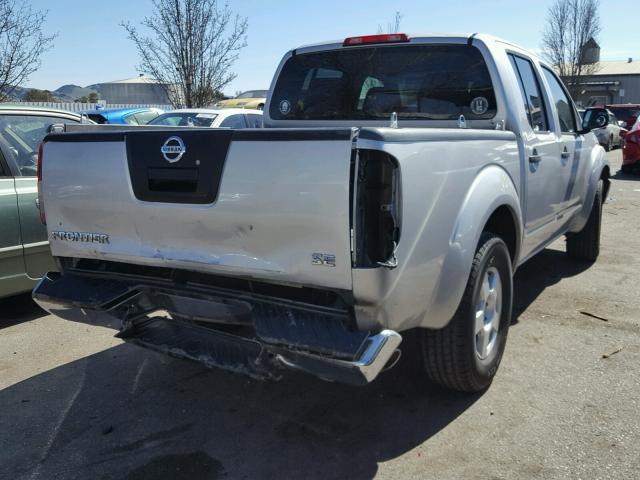 1N6AD07U56C474287 - 2006 NISSAN FRONTIER C SILVER photo 4