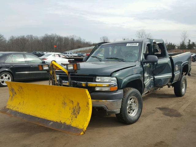 1GCHK29U01E266380 - 2001 CHEVROLET SILVERADO GREEN photo 2