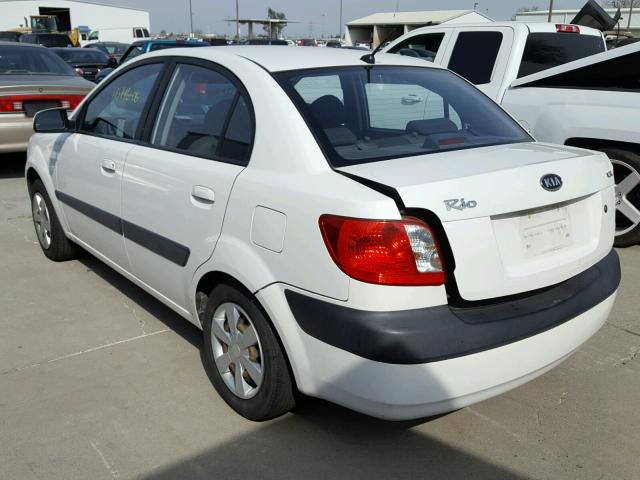 KNADE123766133518 - 2006 KIA RIO WHITE photo 3