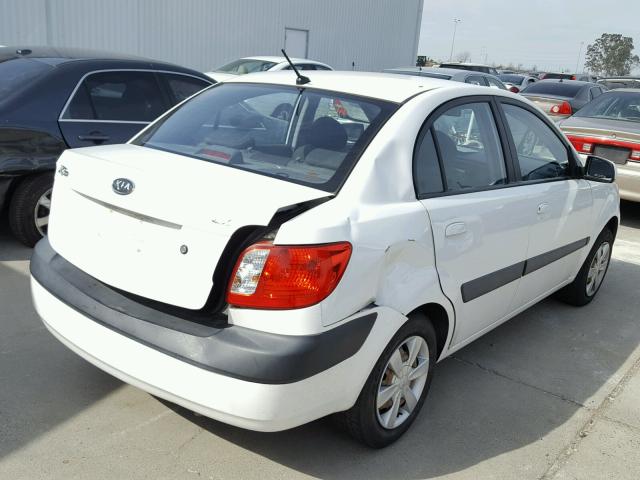 KNADE123766133518 - 2006 KIA RIO WHITE photo 4