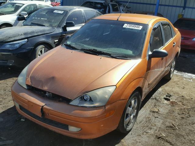 1FAFP38362W308334 - 2002 FORD FOCUS ZTS ORANGE photo 2