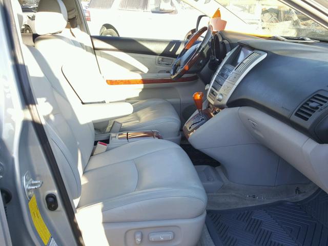 JTJHA31U550077552 - 2005 LEXUS RX 330 SILVER photo 5