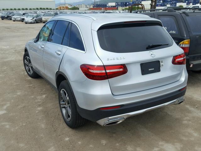 WDC0G4JB0GF041782 - 2016 MERCEDES-BENZ GLC 300 SILVER photo 3