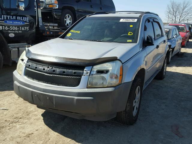 2CNDL23F856001413 - 2005 CHEVROLET EQUINOX LS SILVER photo 2