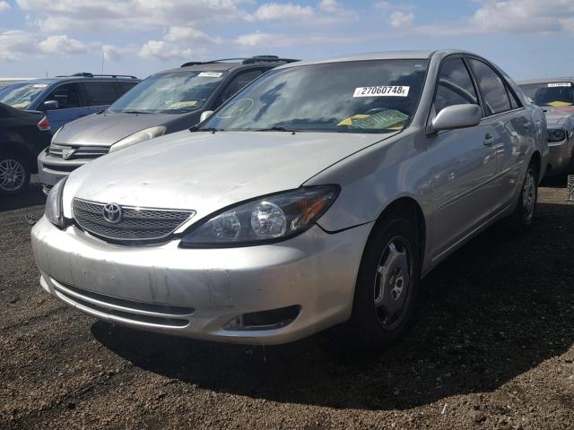 JTDBF32K530101465 - 2003 TOYOTA CAMRY LE SILVER photo 2