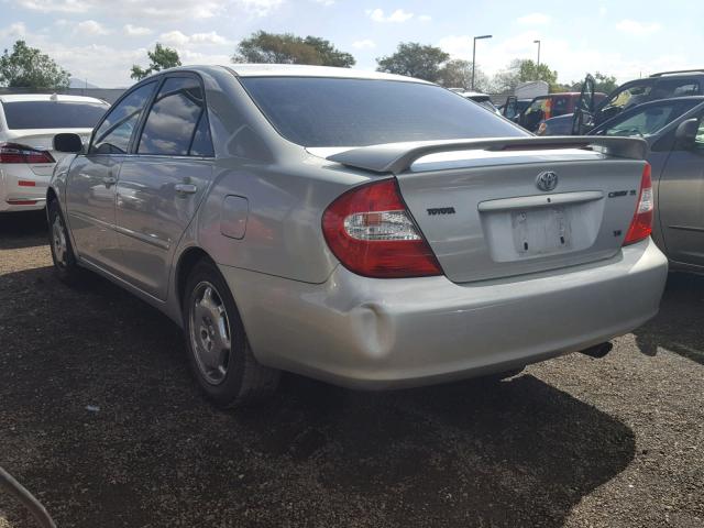 JTDBF32K530101465 - 2003 TOYOTA CAMRY LE SILVER photo 3