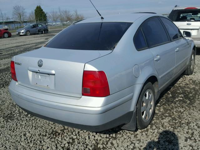 WVWAC63B31P016164 - 2001 VOLKSWAGEN PASSAT GLS SILVER photo 4