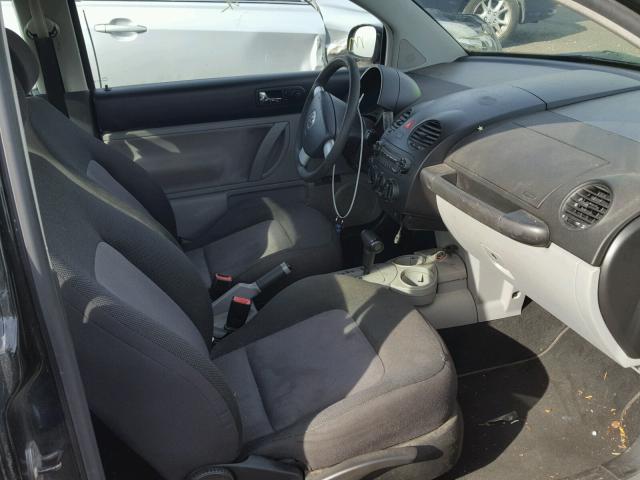 3VWBK31CX5M416023 - 2005 VOLKSWAGEN NEW BEETLE 黑色 照片 5