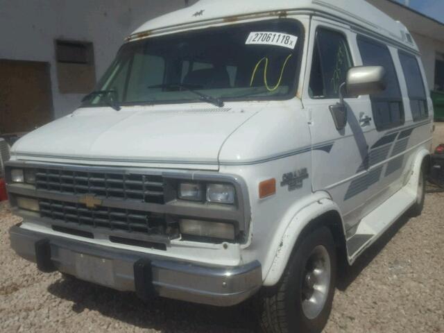 1GBEG25K6RF125400 - 1994 CHEVROLET G20 WHITE photo 2