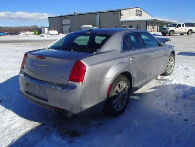 2C3CCARGXGH269966 - 2016 CHRYSLER 300 LIMITE SILVER photo 4