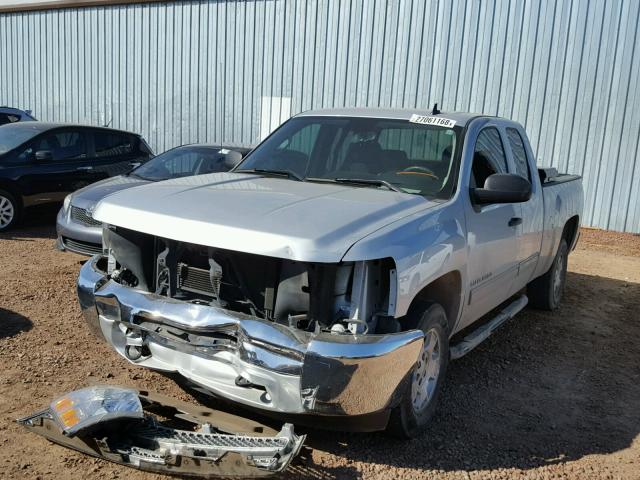 1GCRCSE02DZ395299 - 2013 CHEVROLET SILVERADO SILVER photo 2