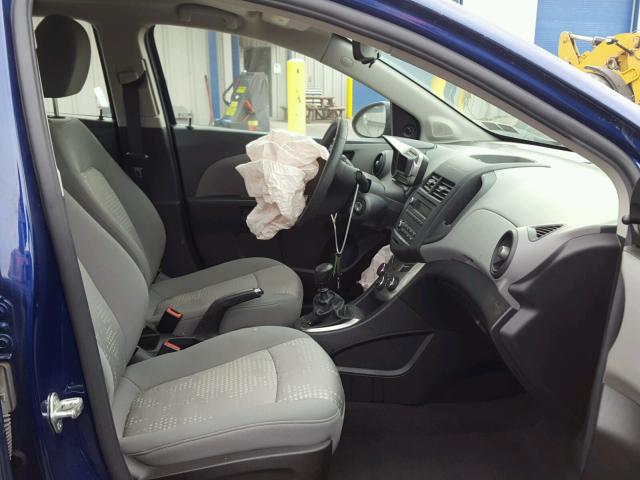 1G1JB5SG7D4255564 - 2013 CHEVROLET SONIC LS 蓝色 照片 5