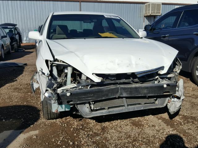 4T1BE32K05U405913 - 2005 TOYOTA CAMRY LE WHITE photo 9