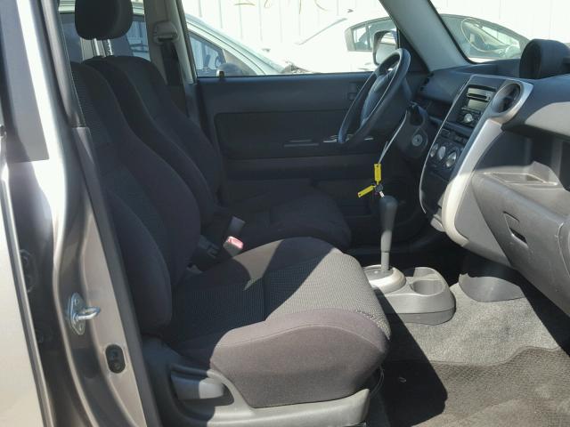 JTLKT324540143005 - 2004 TOYOTA SCION XB 灰色 照片 5