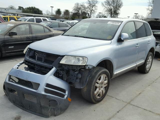 WVGCM77L14D074838 - 2004 VOLKSWAGEN TOUAREG 4. SILVER photo 2