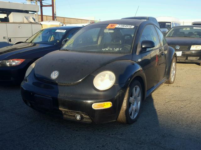 3VWDD21C5YM411992 - 2000 VOLKSWAGEN NEW BEETLE 黑色 照片 2