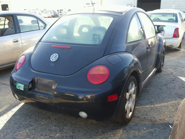 3VWDD21C5YM411992 - 2000 VOLKSWAGEN NEW BEETLE 黑色 照片 4