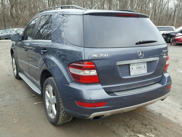 4JGBB8GB2BA670943 - 2011 MERCEDES-BENZ ML 350 4MA GRAY photo 3