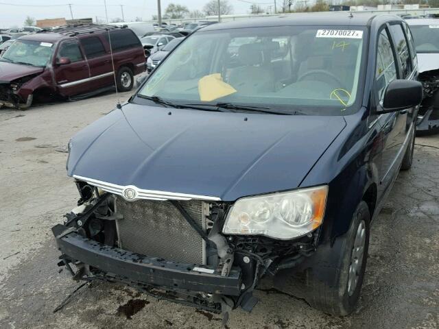 2A8HR44E79R542472 - 2009 CHRYSLER TOWN & COU BLUE photo 2