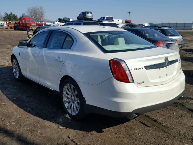 1LNHM94R89G626299 - 2009 LINCOLN MKS WHITE photo 3