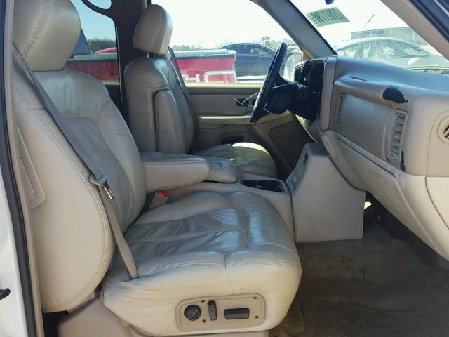 1GNFK16Z42J237580 - 2002 CHEVROLET SUBURBAN K WHITE photo 5