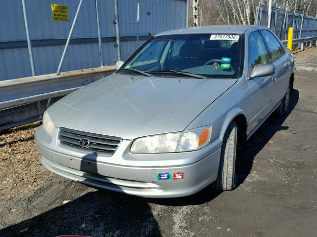 4T1BF22K3YU098023 - 2000 TOYOTA CAMRY LE GRAY photo 2