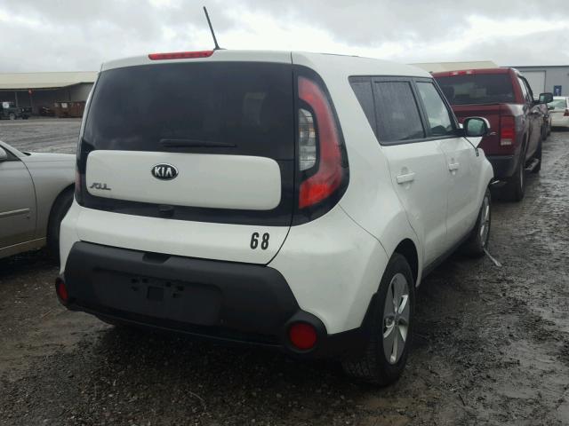 KNDJN2A25G7327898 - 2016 KIA SOUL WHITE photo 4