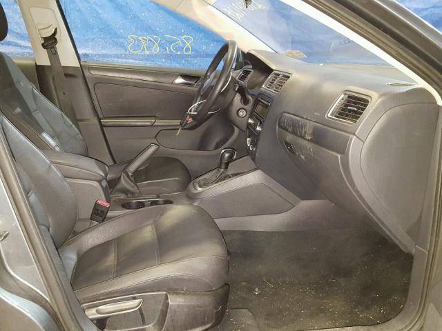 3VWDZ7AJ3BM356852 - 2011 VOLKSWAGEN JETTA SE GRAY photo 5