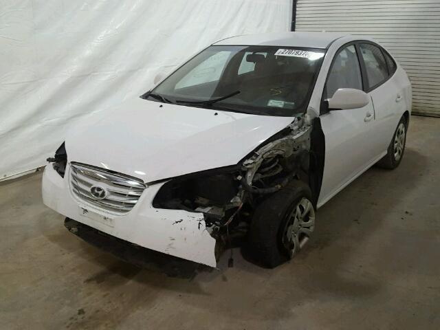 KMHDU4AD2AU890313 - 2010 HYUNDAI ELANTRA BL WHITE photo 2