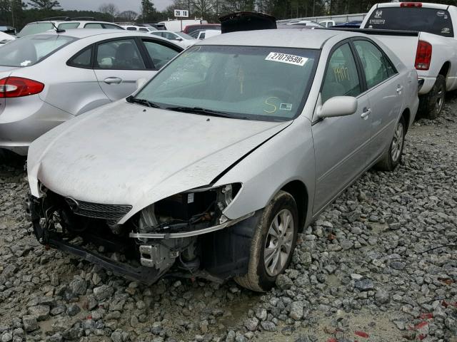 4T1BF32K74U077739 - 2004 TOYOTA CAMRY LE SILVER photo 2