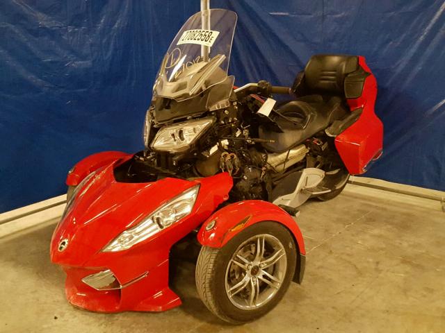 2BXJBHC14BV000052 - 2011 CAN-AM SPYDER ROA RED photo 2