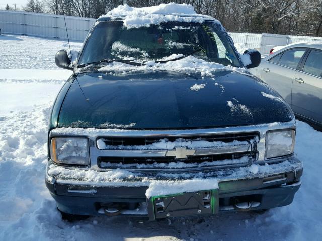 1GNDT13W4T2313499 - 1996 CHEVROLET BLAZER GREEN photo 9