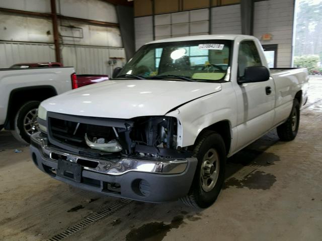 1GTEC14T74Z300448 - 2004 GMC NEW SIERRA WHITE photo 2