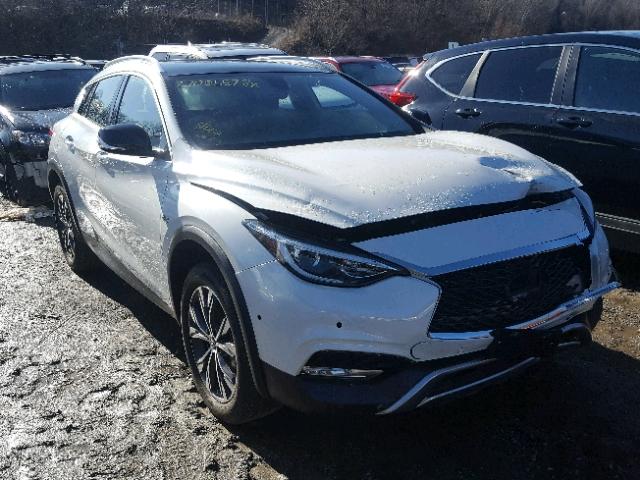 SJKCH5CR1JA047527 - 2018 INFINITI QX30 BASE WHITE photo 1