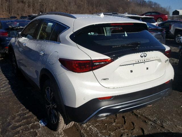 SJKCH5CR1JA047527 - 2018 INFINITI QX30 BASE WHITE photo 3