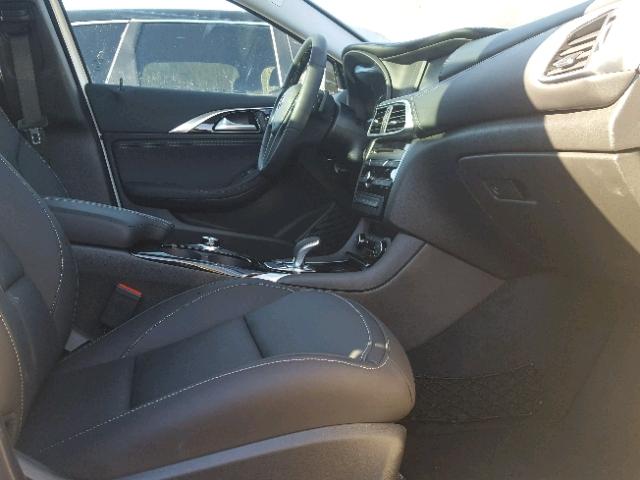 SJKCH5CR1JA047527 - 2018 INFINITI QX30 BASE WHITE photo 5