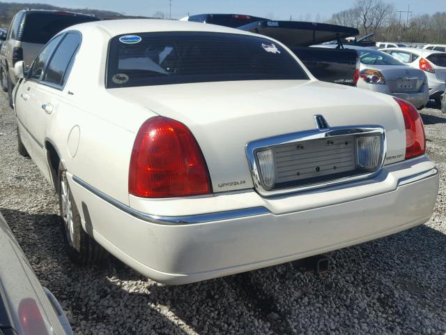 1LNHM81V37Y606318 - 2007 LINCOLN TOWN CAR S WHITE photo 3